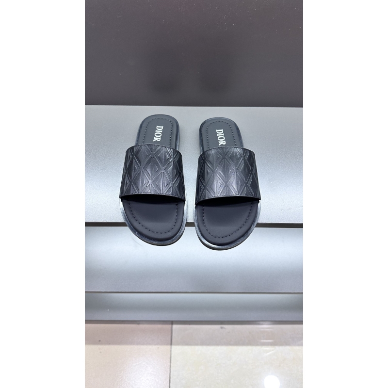 ch**an D*or slippers